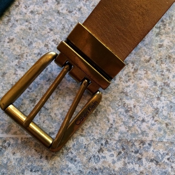 {Calvin Klein Jeans} Leather Gold Grommet Belt M - Picture 3 of 5